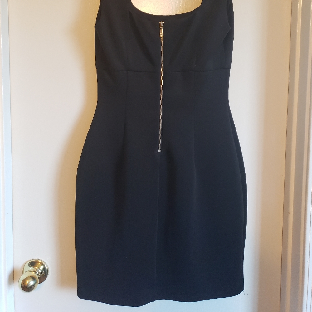 Black Dress - Picture 4 of 9